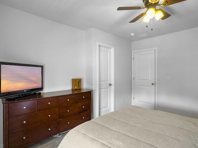 bedroom featuring a ceiling fan
