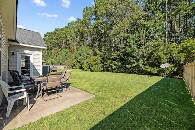 view of yard with a patio area