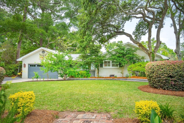 exterior space featuring a front yard