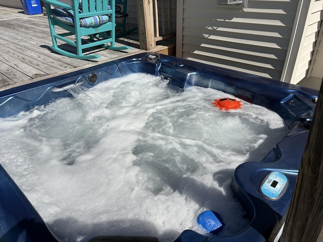 5529 Golden Rice Ln, Ravenel, SC 29470 - details featuring a hot tub