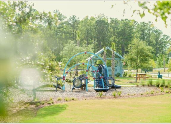 148 Falaise St, Charleston, SC 29492 - communal playground with a yard