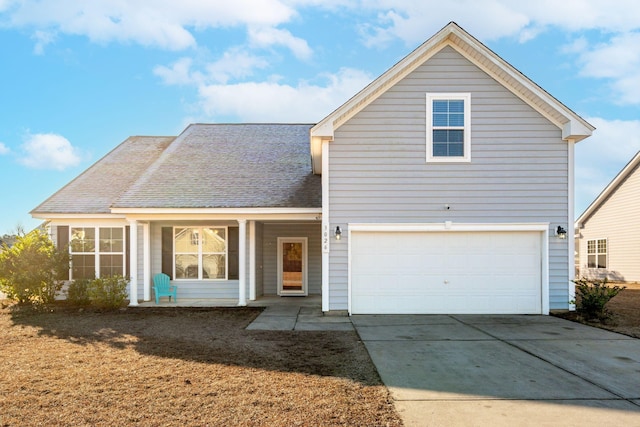 view of front property featuring a garage