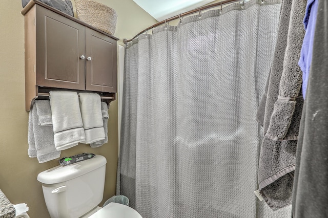 9101 Parlor Dr, Ladson, SC 29456 - bathroom featuring toilet and a shower with curtain