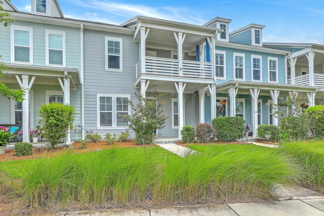3125 Sturbridge Rd, Mount Pleasant, SC 29466 - multi unit property featuring a balcony and covered porch