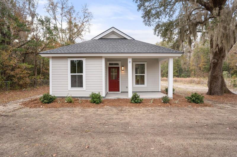 view of front facade with covered porch