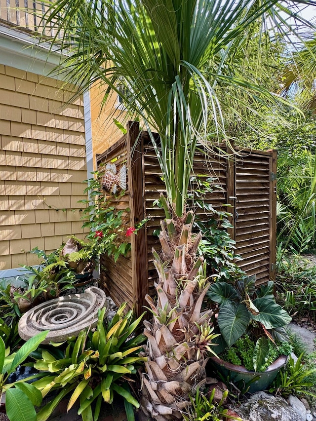2066 Wappoo Dr, Charleston, SC 29412 - exterior view