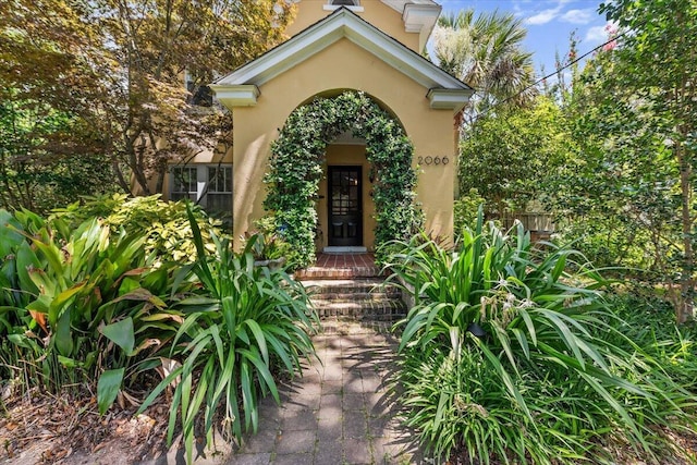 2066 Wappoo Dr, Charleston, SC 29412 - entrance to property with stucco siding