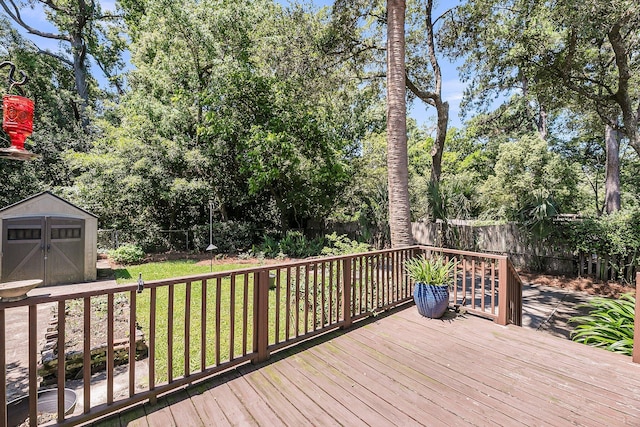 31 Lyttleton St, Charleston, SC 29407 - wooden terrace with view of wooded area