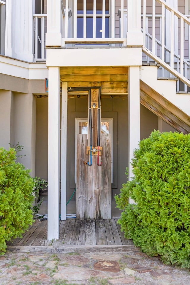 property entrance with a balcony