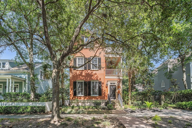 82 Ponsbury Rd, Mount Pleasant, SC 29464 - view of front of house with a balcony and a ceiling fan