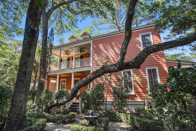82 Ponsbury Rd, Mount Pleasant, SC 29464 - view of front facade featuring a ceiling fan and a balcony