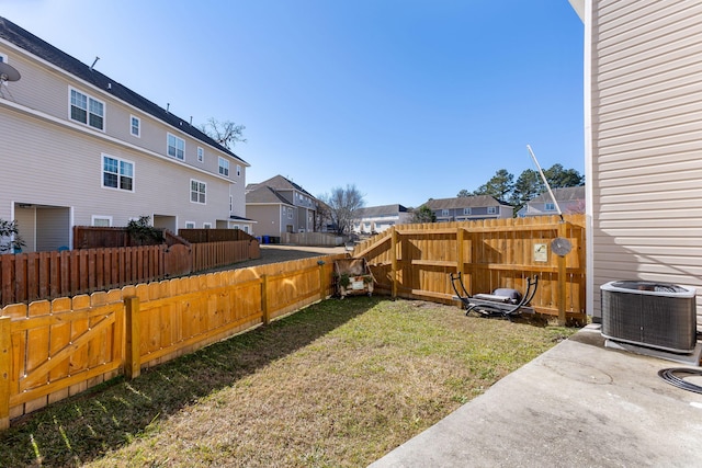 view of yard featuring cooling unit