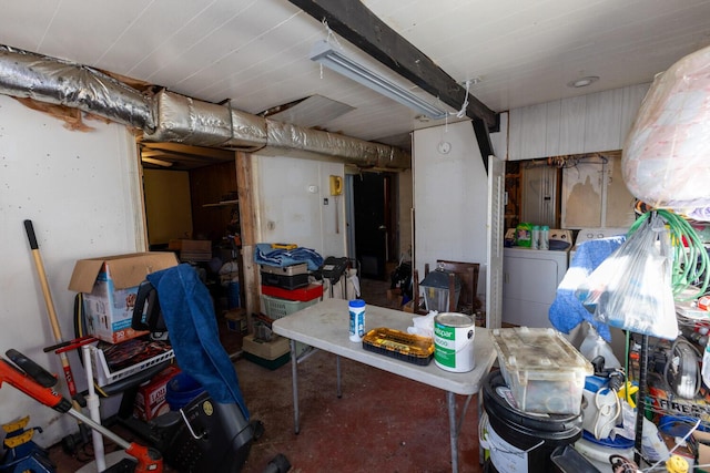 basement featuring washer / dryer