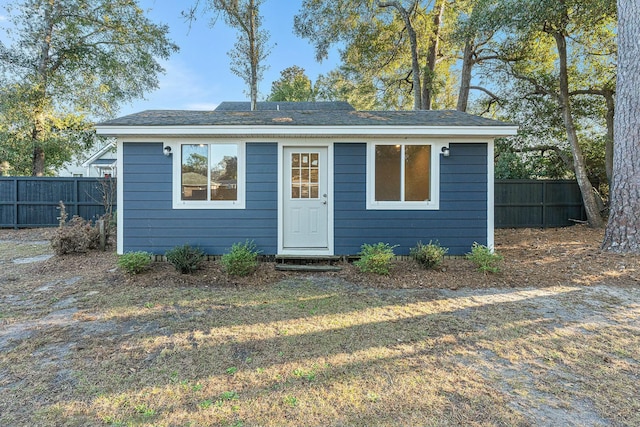 view of front of home with a front yard