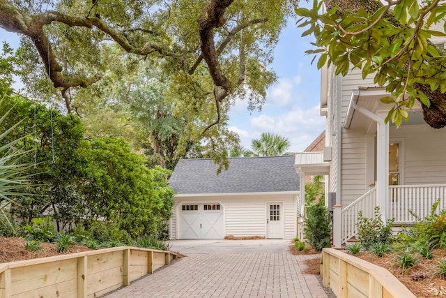 517 Royall Ave, Mount Pleasant, SC 29464 - garage with driveway