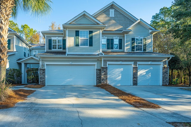 view of front facade featuring a garage