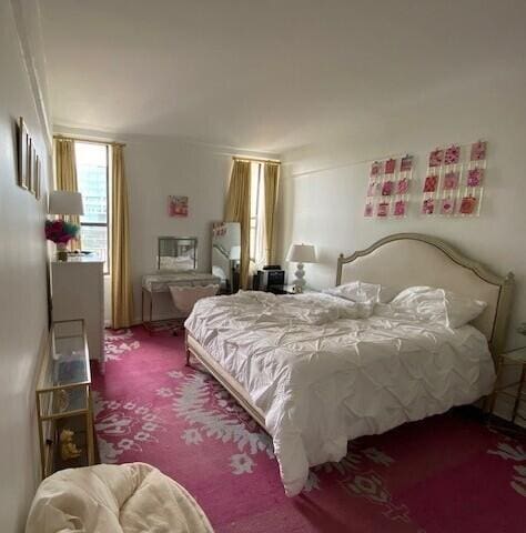 view of carpeted bedroom
