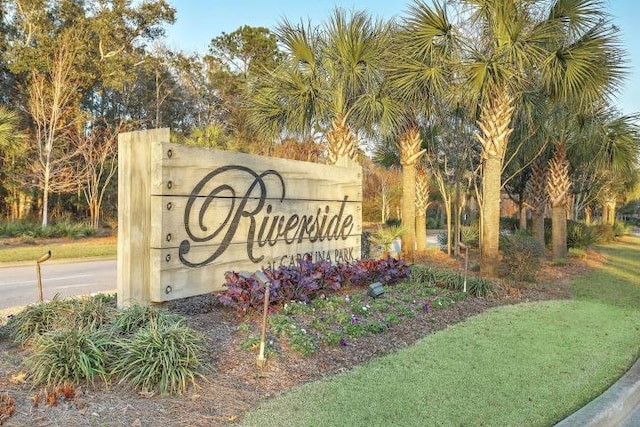 view of community / neighborhood sign