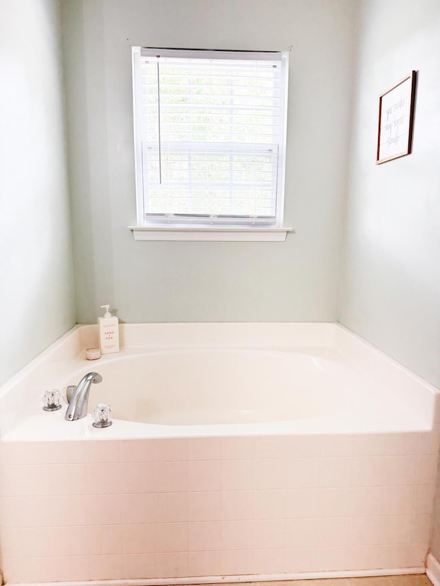 9229 N Moreto Cir, Summerville, SC 29485 - bathroom featuring a bath