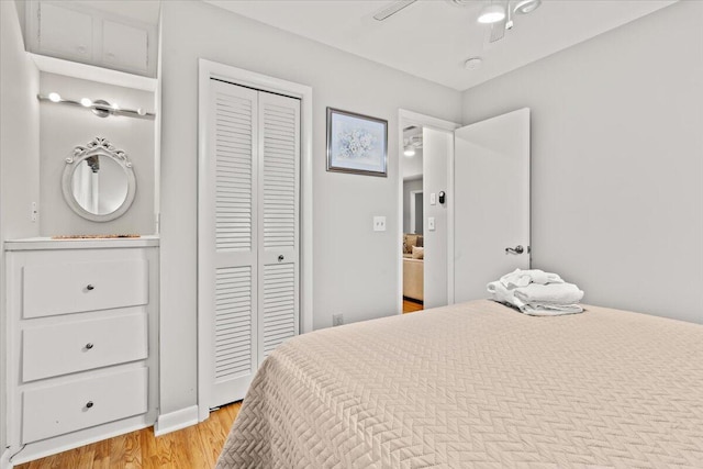 1025 Scaup Ct, Kiawah Island, SC 29455 - bedroom featuring light wood-type flooring, a closet, and a ceiling fan