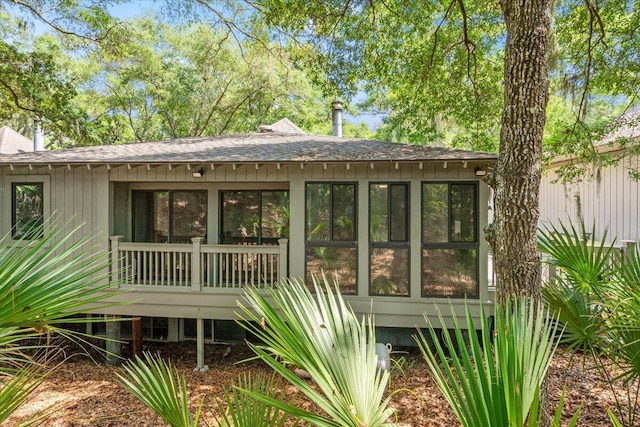 1025 Scaup Ct, Kiawah Island, SC 29455 - rear view of house with a sunroom