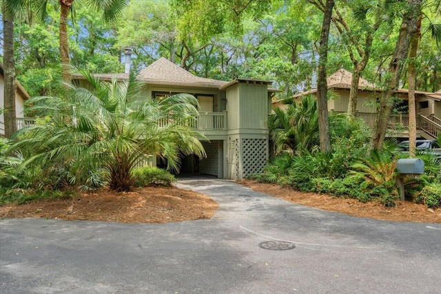 1025 Scaup Ct, Kiawah Island, SC 29455 - view of front of property featuring a carport and driveway