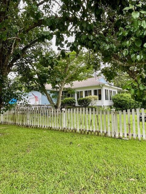 608 Dolphin Dr, Summerville, SC 29485 - view of yard