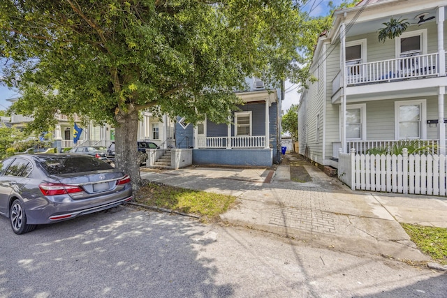 634 Rutledge Ave, Charleston, SC 29403 - view of front of home with a porch