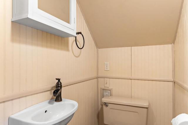 4075 Brown St, Orangeburg, SC 29118 - bathroom with toilet and a sink