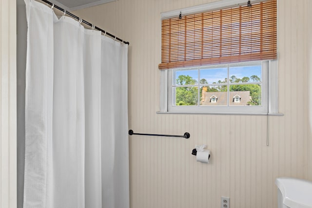 4075 Brown St, Orangeburg, SC 29118 - bathroom with curtained shower