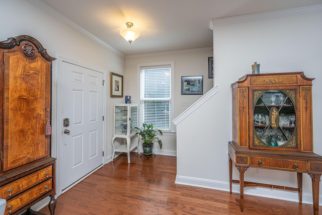 1607 Roustabout Way, Charleston, SC 29414 - foyer featuring wood finished floors and crown molding