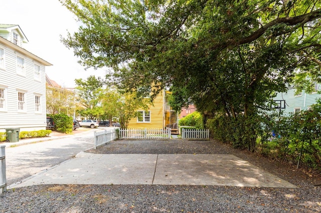 view of patio featuring a fenced front yard