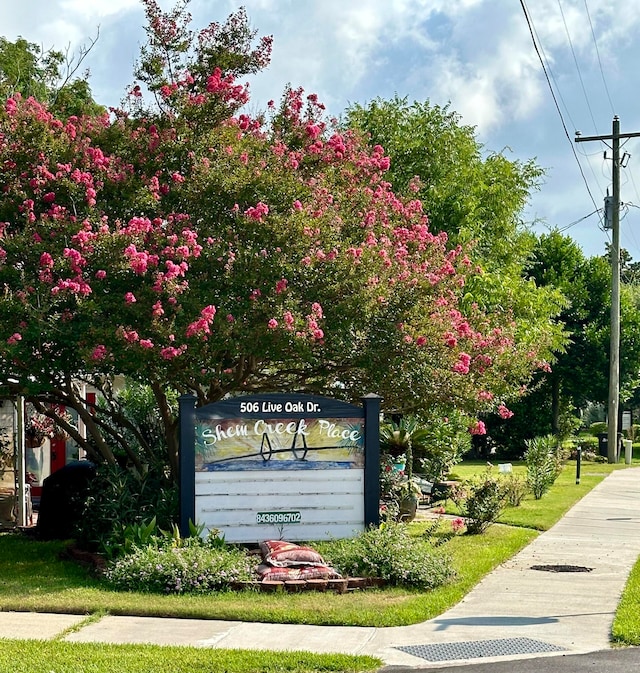 view of property's community