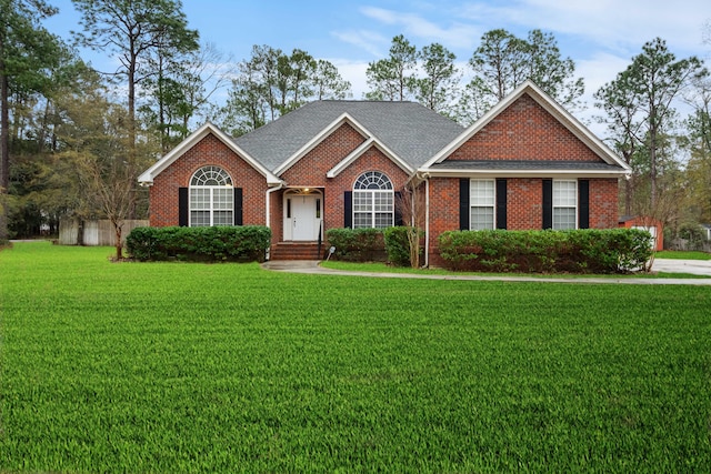 view of front facade with a front yard