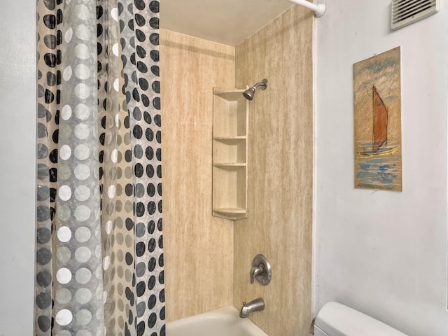 full bath featuring visible vents, toilet, and shower / tub combo with curtain