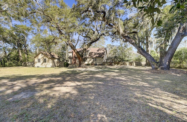 view of yard featuring fence