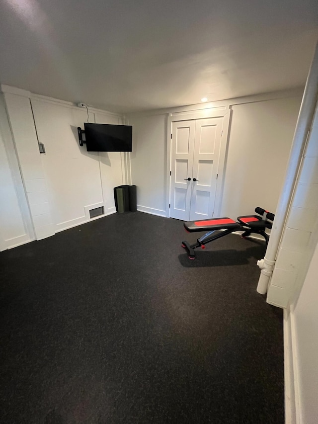 exercise room with visible vents