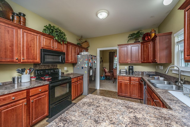 1409 Bloomingdale Ln, Mount Pleasant, SC 29466 - kitchen featuring black appliances and a sink