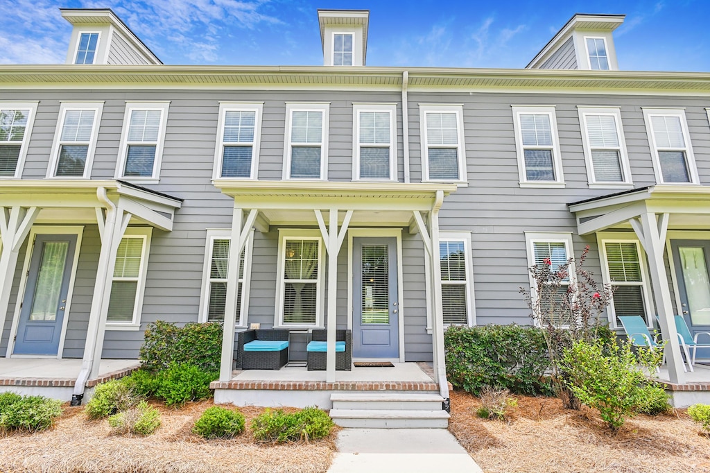 view of townhome / multi-family property