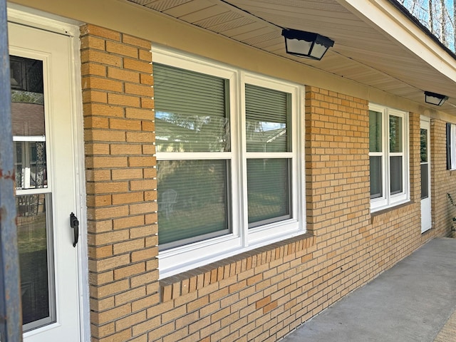 1516 N Avalon Cir, Charleston, SC 29407 - view of side of home featuring brick siding