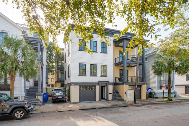 view of front of home featuring a balcony