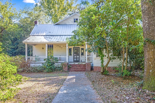 view of front of property with covered porch