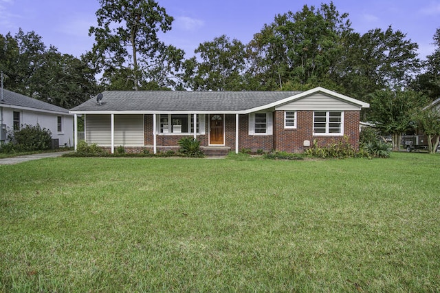 ranch-style home with a front yard