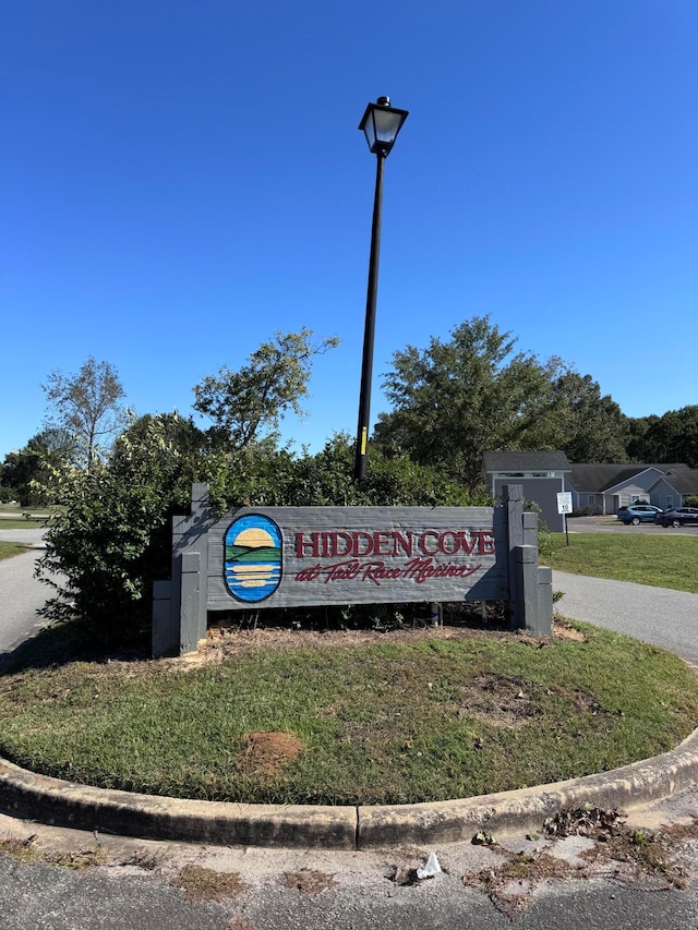 view of community / neighborhood sign