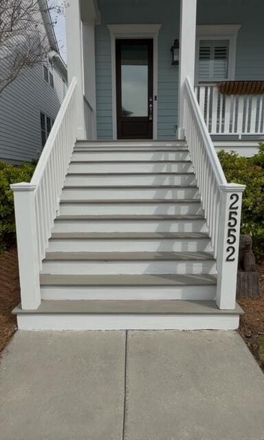 property entrance with a porch