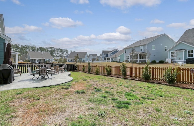 view of yard featuring a patio area