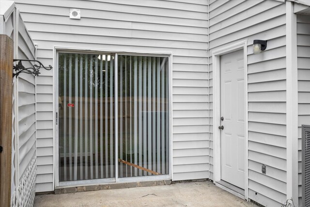 7813 Sandida Ct, North Charleston, SC 29418 - view of doorway to property