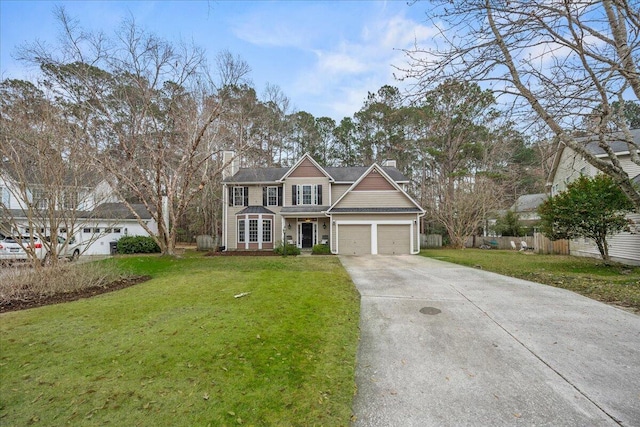 view of front of property featuring a front lawn