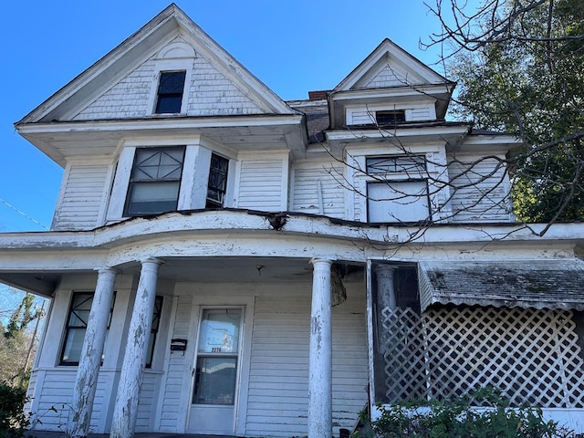 view of front facade with a porch