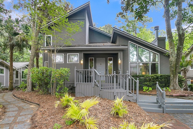 view of front of home featuring a porch